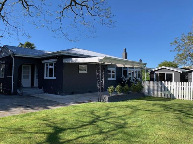 Walnut House Apartment Havelock North Bagian luar foto