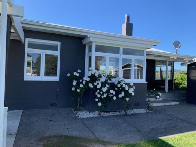 Walnut House Apartment Havelock North Bagian luar foto